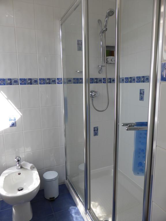 לינה וארוחת בוקר Ilchester Liongate House חדר תמונה